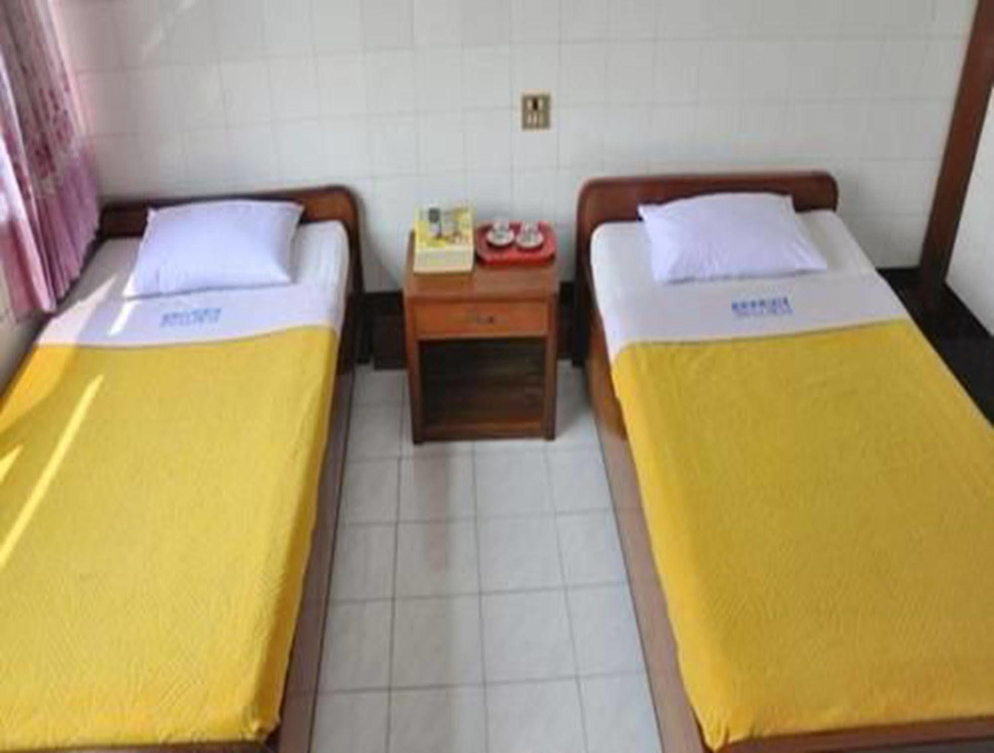 Fortune Hotel Мандалей Екстериор снимка